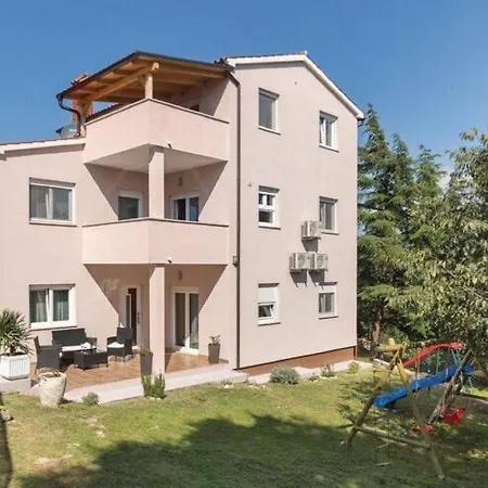 Impressive With Terrace In Pula Croatia *