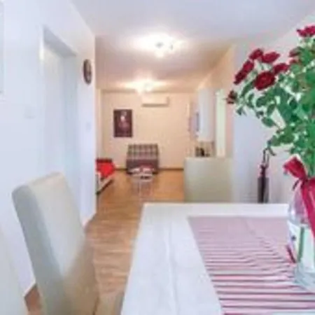 Impressive With Terrace In Pula Croatia Appartamento *