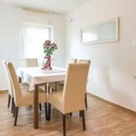 Appartamento Impressive With Terrace In Pula Croatia *